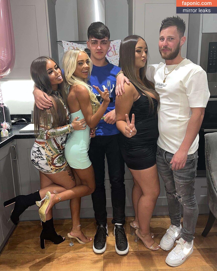 amy_nicolexx, amythompson893, petitesneakylink Nude Leaks OnlyFans Photo #3