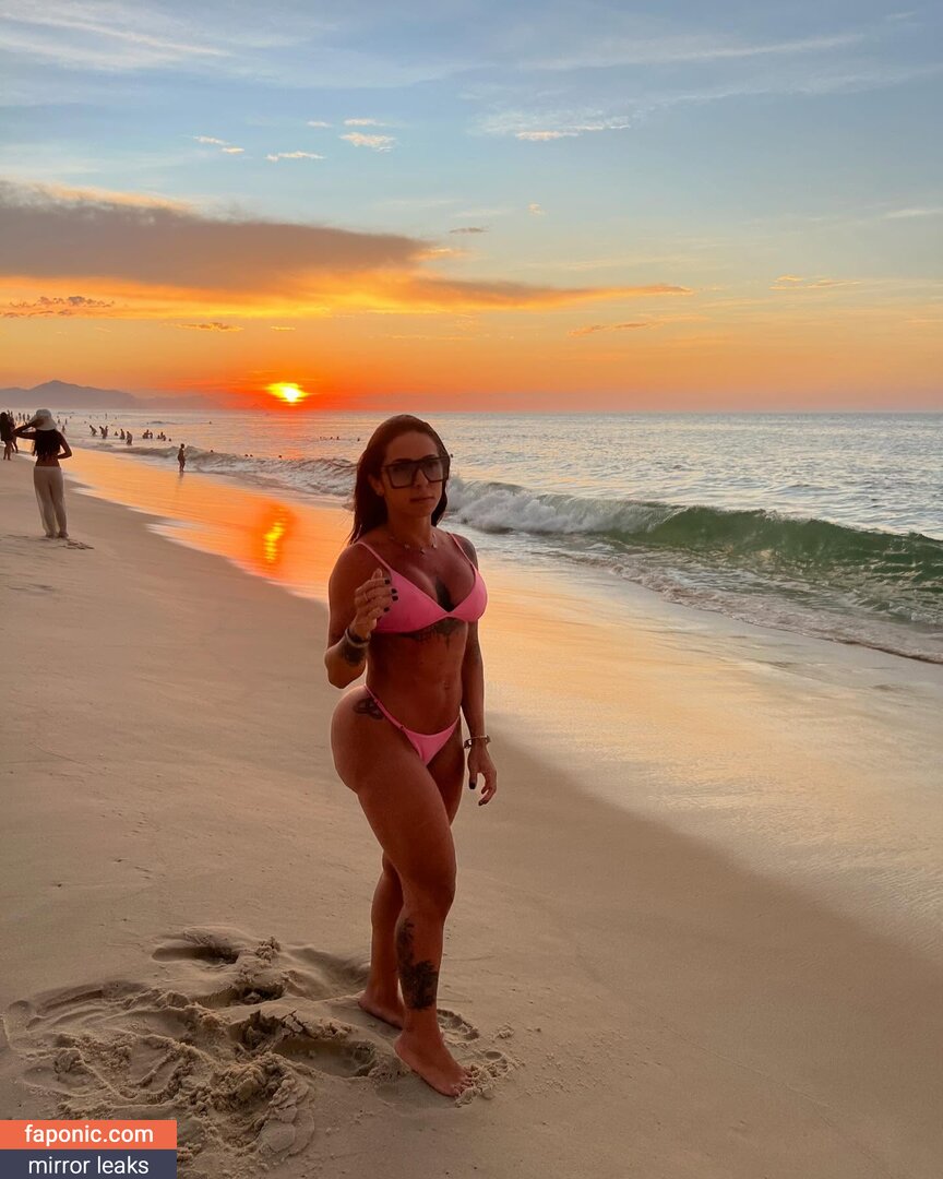 Dra. Thatiane Oliveira