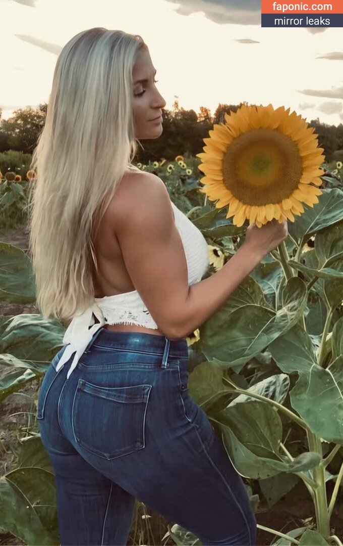 Emily Mcleod L Huntress_Em L Bikini_Huntress