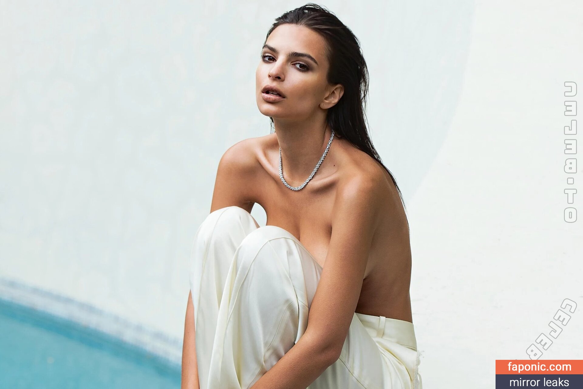 Emily Ratajkowski