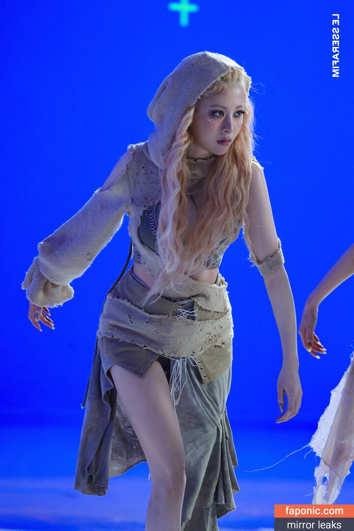 Huh Yunjin 허윤진