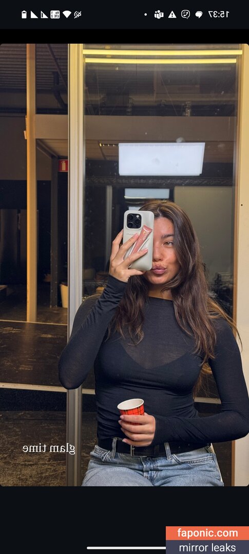 Lois Delinyah Kruiswegt